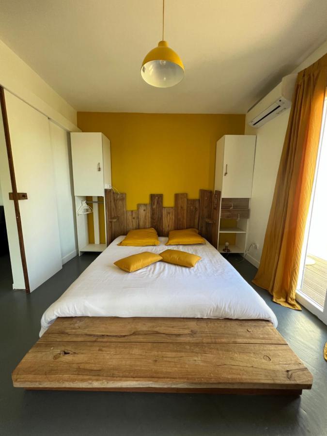 Appartement Avec Jacuzzi Et Vue Sur Le Golf เลส์ทรัวส์-ซีเลต์ ภายนอก รูปภาพ
